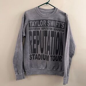 Taylor Swift Reputation Stadium Tour Crewneck Sweatshirt Grey Black Worn Size Sm